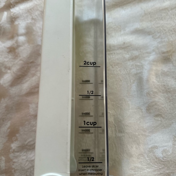 COPY - Progressive Vidalia chop wizard measures Aprox 10 1/2 by 4 1/2 - Picture 3 of 7